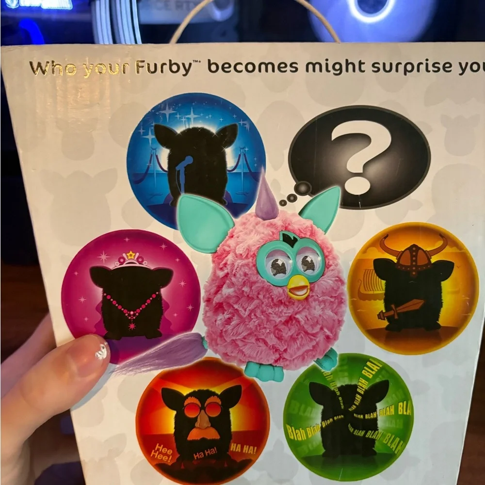 Hasbro Furby Red and Blue Interactive Toy - Picture 4 of 11